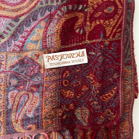 Vintage Pashmina Silk Vibrant Red and Purple Paisley Scarf - Picture 2 of 5
